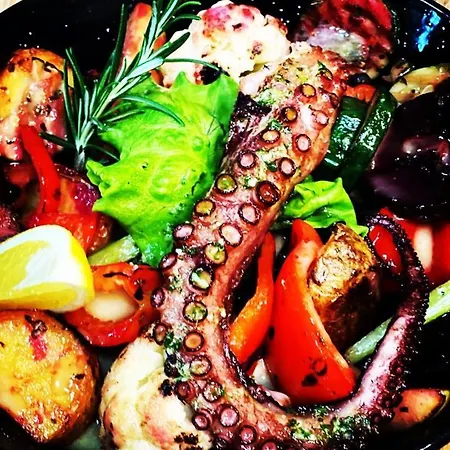 Restauracja I Izba Rybacka W Krainie Wygaslych Wulkanow