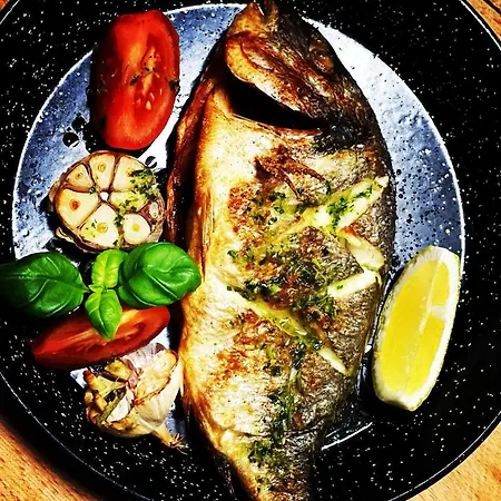 Restauracja I Izba Rybacka W Krainie Wygaslych Wulkanow Podgorki