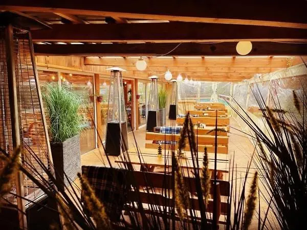 Restauracja I Izba Rybacka W Krainie Wygaslych Wulkanow 아파트 *