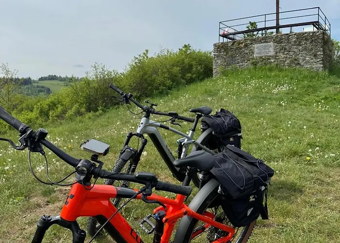 Restauracja I Izba Rybacka W Krainie Wygaslych Wulkanow Podgorki
