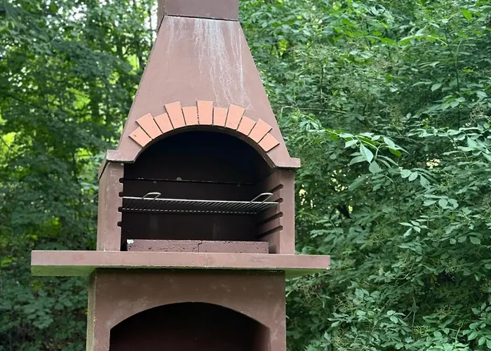 Restauracja I Izba Rybacka W Krainie Wygaslych Wulkanow 아파트